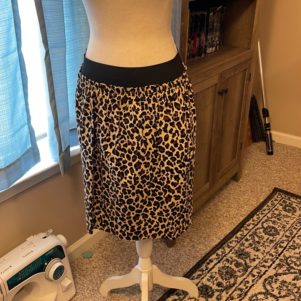 Cheeta print womens pencil skirt new good condition